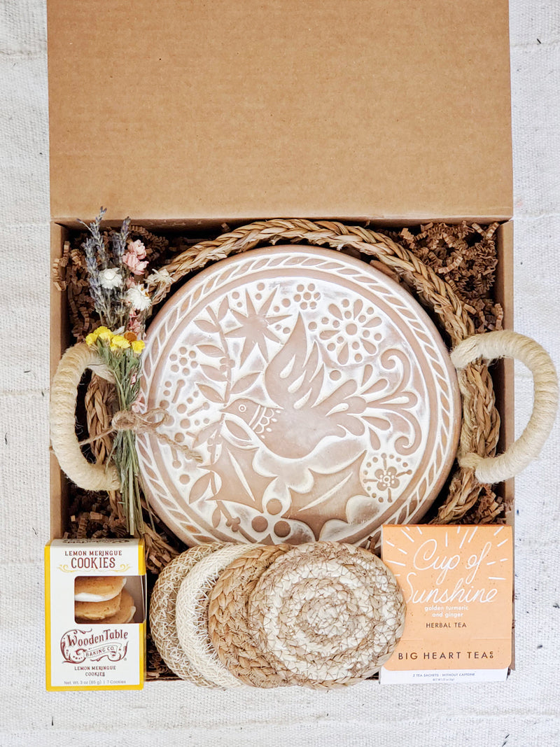 Bread Warmer Gift Box With Tea and Cookies - Round