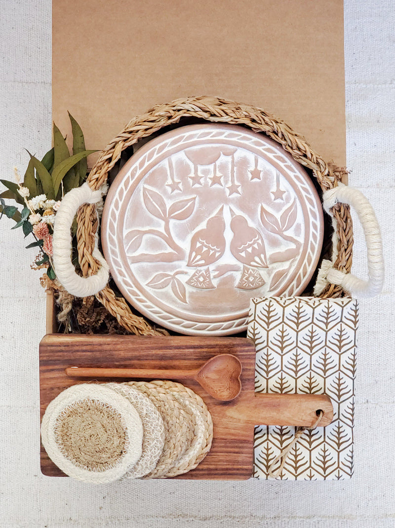 Bread Warmer Gift Box With Rectangular Wooden Board and Spoon - Round