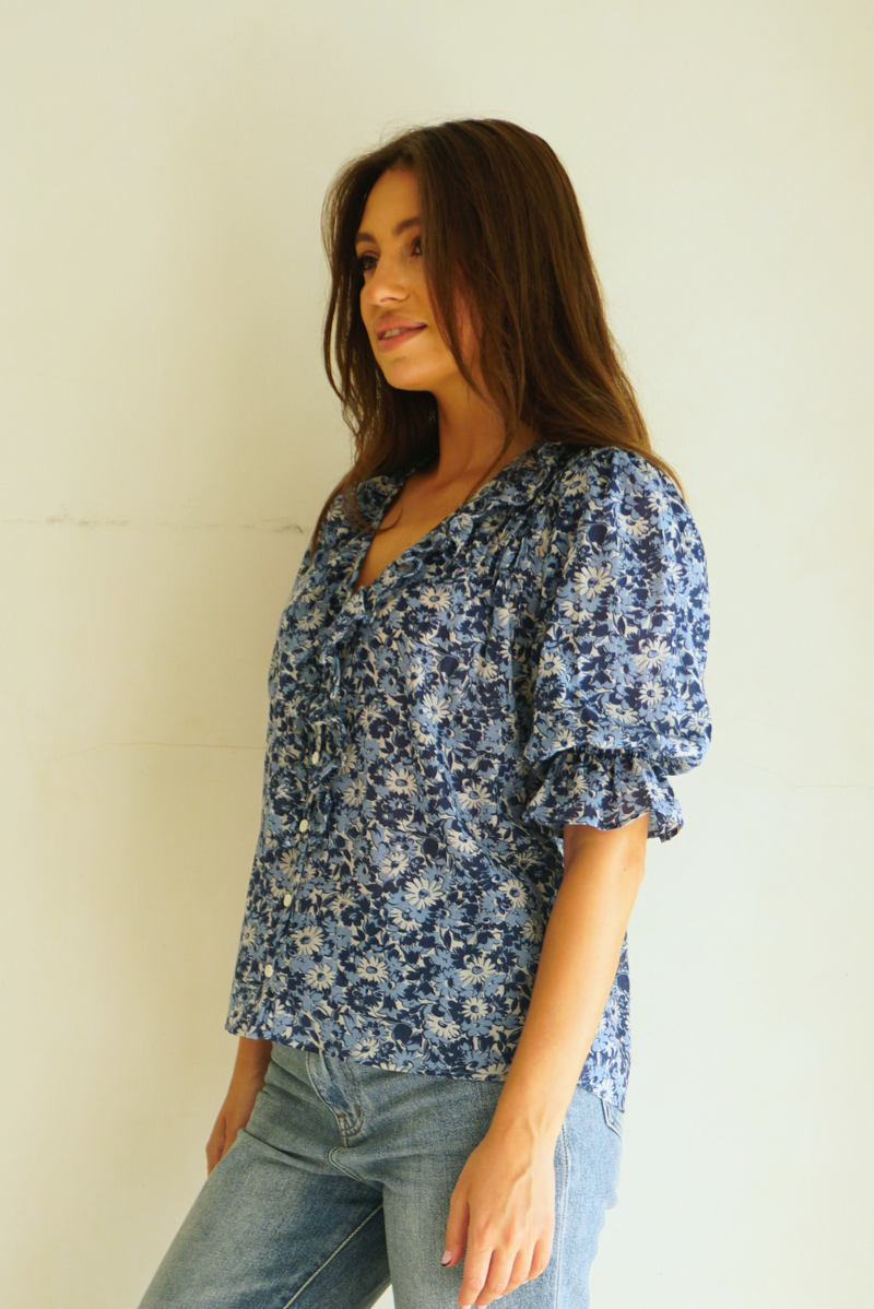 Chloe Shirt in Daisy Blues