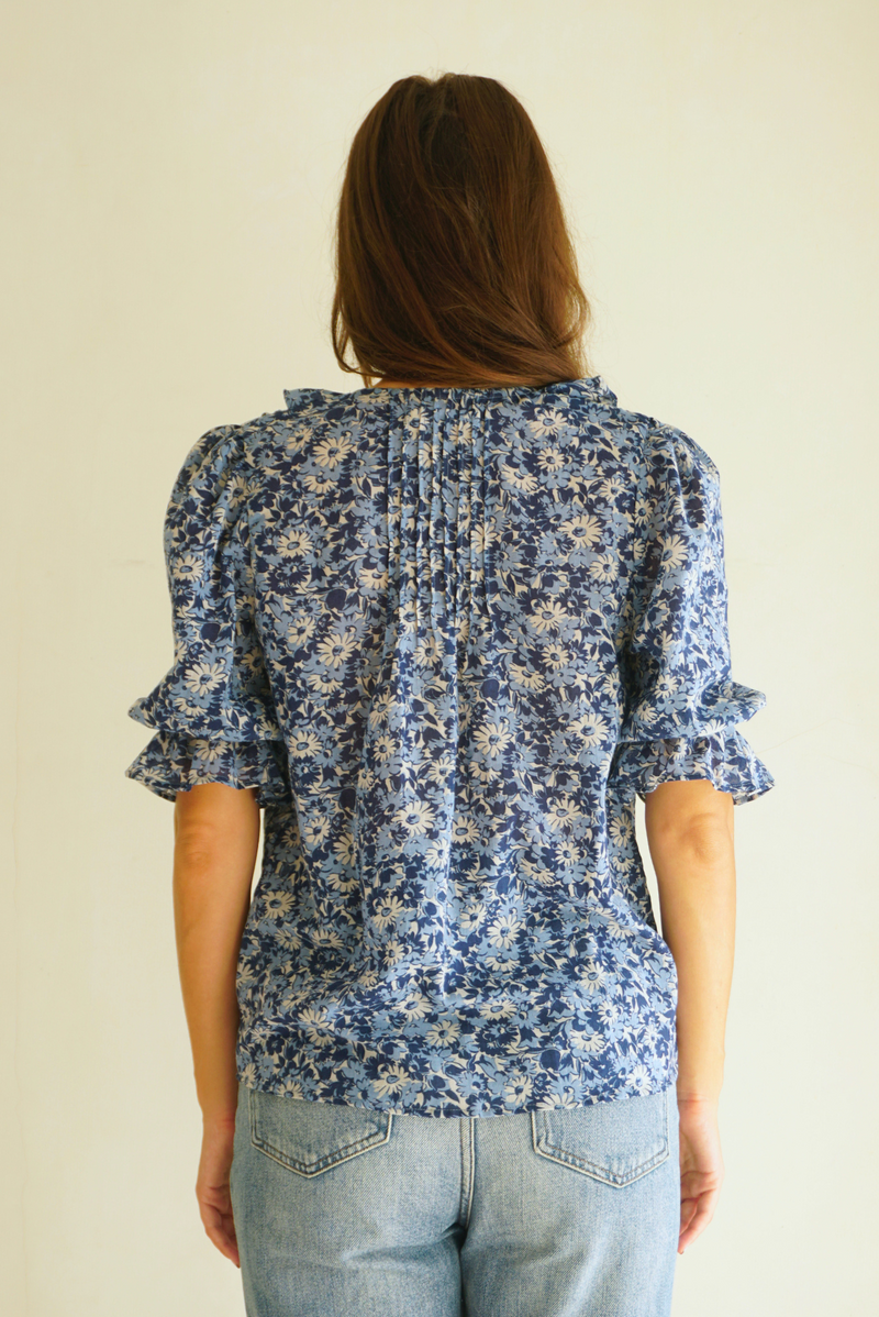 Chloe Shirt in Daisy Blues