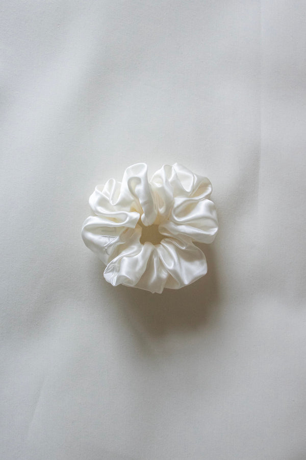 Mulberry Silk Scrunchie in Cream