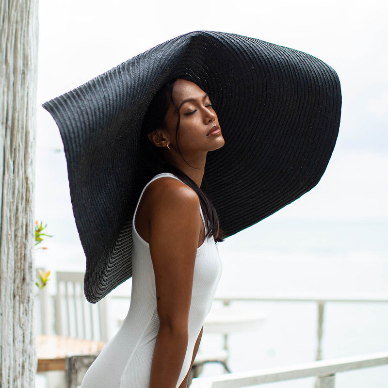 SOLANA Oversized Straw Hat in Black