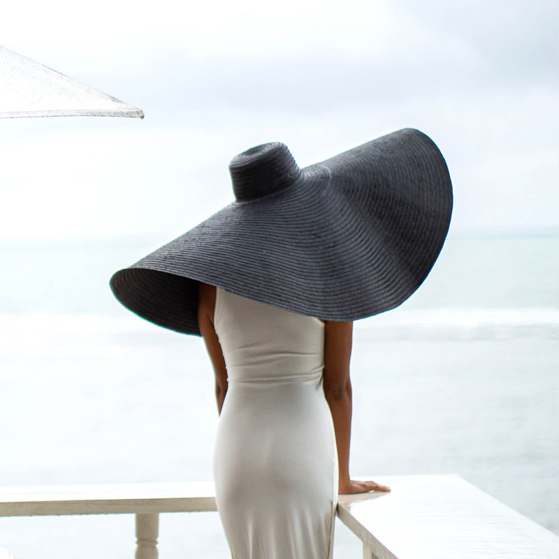 SOLANA Oversized Straw Hat in Black