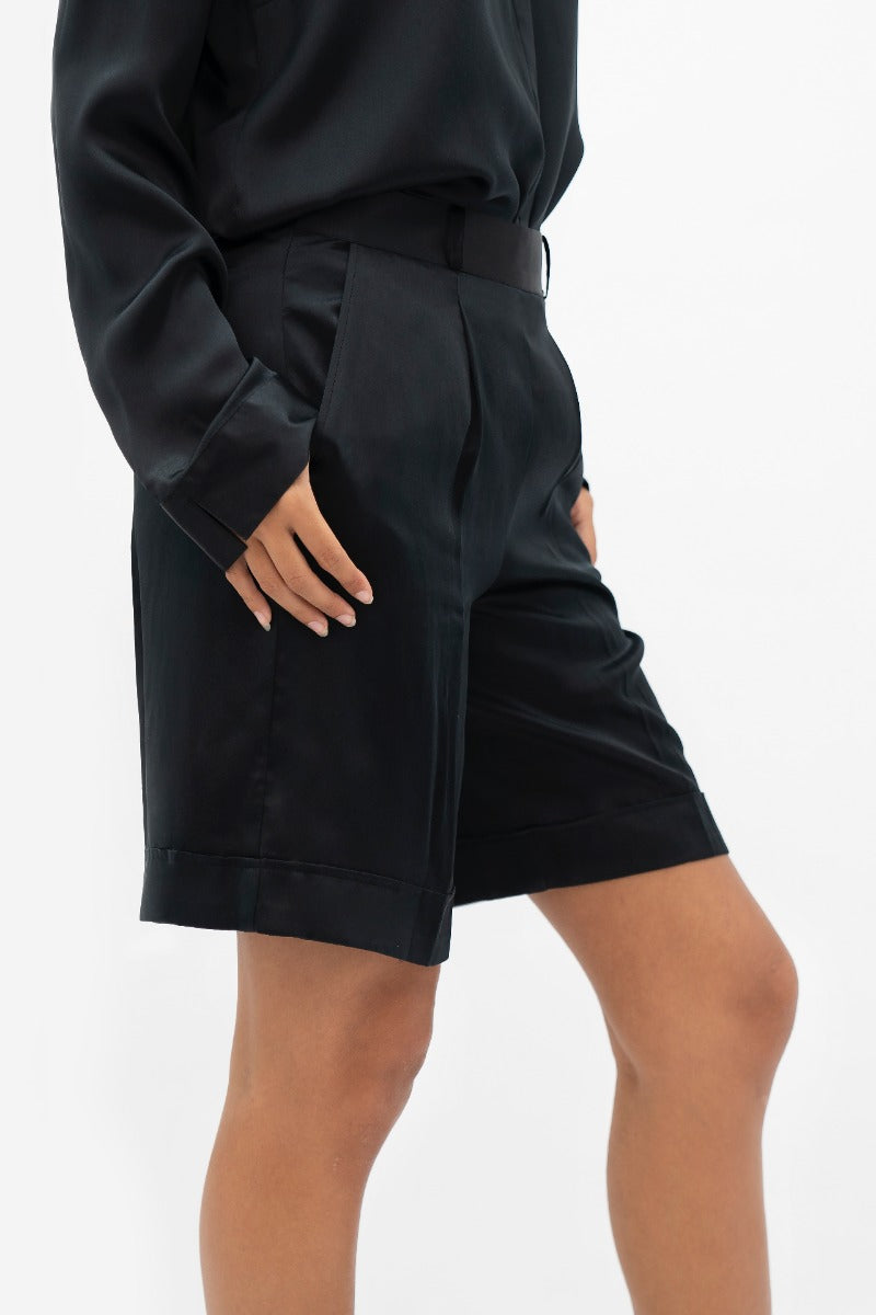 Manila - Tailored Shorts - Black